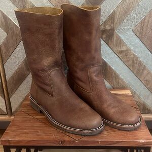 Roots Canada — Tribe Roll-over Leather Boots